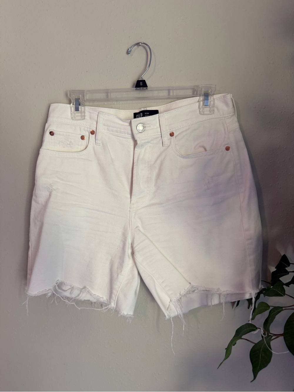 Gap High Rise Cheeky Midi Short - Picture 2 of 5